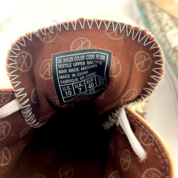 Kitson~LA / Jet Set Charmed Sneakers - Picture 8 of 14